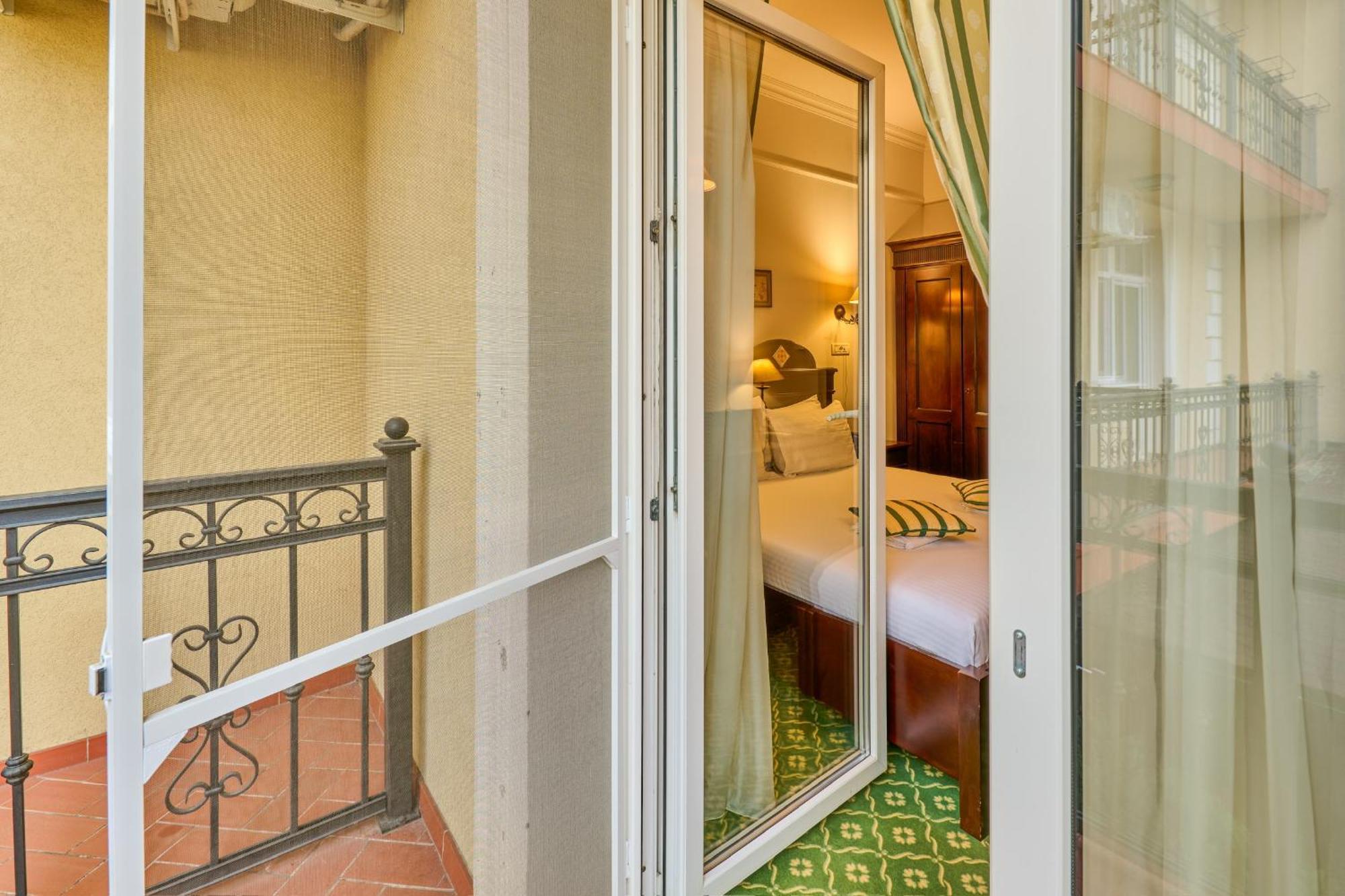 Hotel Classico ทิมิชัวรา ภายนอก รูปภาพ