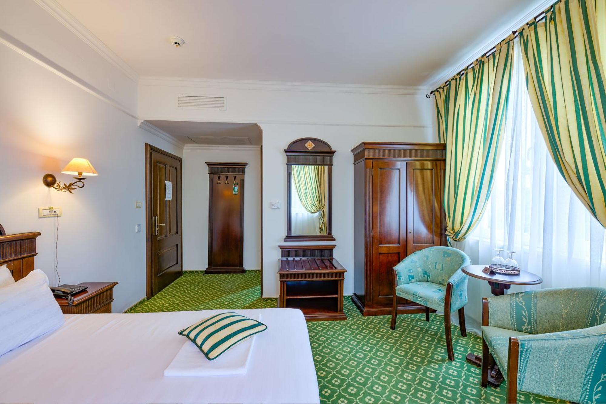 Hotel Classico ทิมิชัวรา ภายนอก รูปภาพ